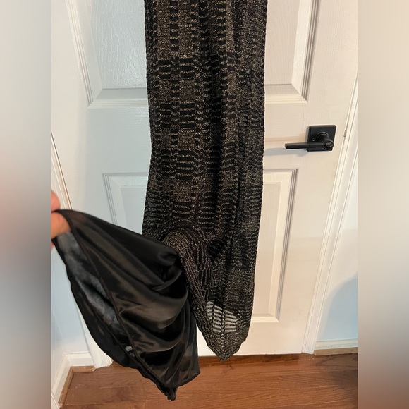 M Missoni Evening lined Gown Black & Metallic Sleeveless with Crew Neck
Size 44 - Picture 14 of 16